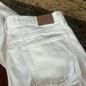 White jeans from THE GAP. size 33X34 slim straight fit